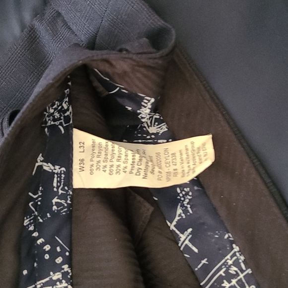 Suit - Picture 4 of 4